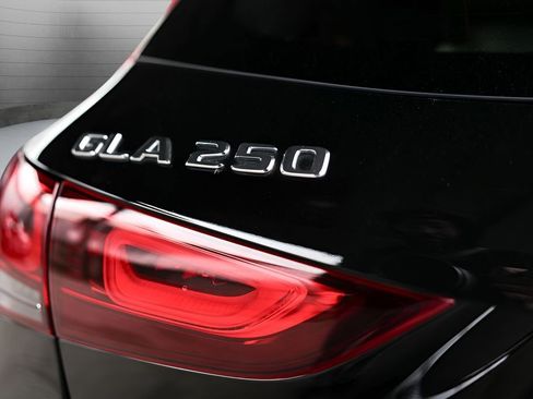 Used 2023 Mercedes-Benz GLA 250 4MATIC image 20