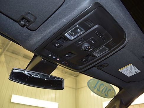 Used 2021 GMC Yukon SLT w/ SLT Premium Package image 27