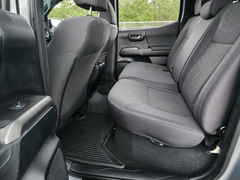 Used 2016 Toyota Tacoma TRD Off-Road AWD/4WD image 32