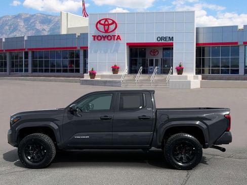 Used 2024 Toyota Tacoma SR5 AWD/4WD image 6