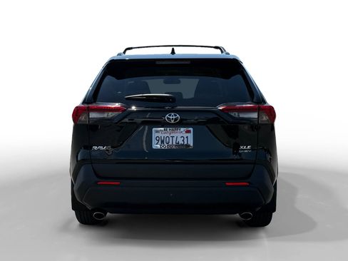 Used 2025 Toyota RAV4 XLE AWD/4WD image 4