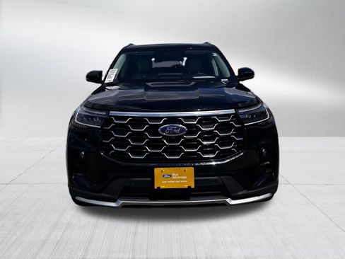 Certified 2025 Ford Explorer Platinum w/ Ultimate Package AWD/4WD image 2