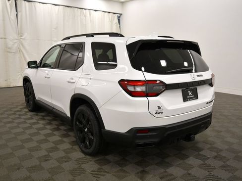New 2026 Honda Pilot Black Edition image 5