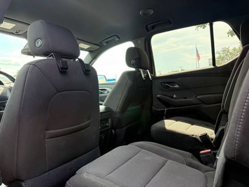 Used 2023 Chevrolet Traverse LT AWD/4WD image 8
