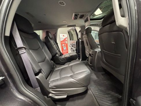 Used 2016 Cadillac Escalade Luxury image 52