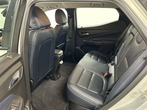 Used 2022 Chevrolet Bolt EUV LT w/ Convenience Package FWD image 19