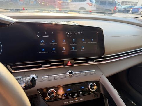 Used 2024 Hyundai Elantra SEL FWD image 39