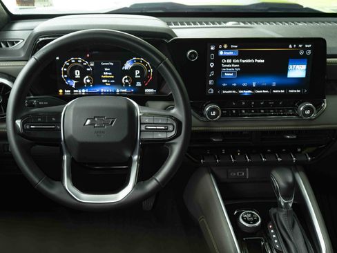 Used 2024 Chevrolet Colorado ZR2 AWD/4WD image 19