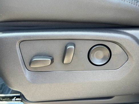 Used 2024 Chevrolet Silverado 1500 ZR2 w/ Technology Package image 16