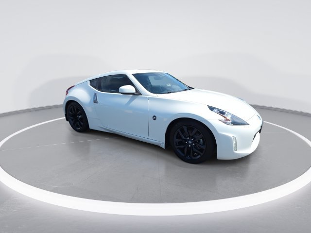 Used 2020 Nissan 370Z Coupe RWD image 9