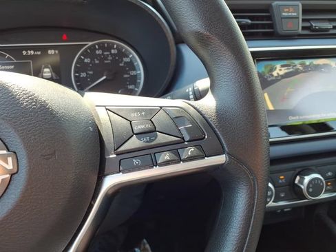 Used 2024 Nissan Versa SV FWD image 27