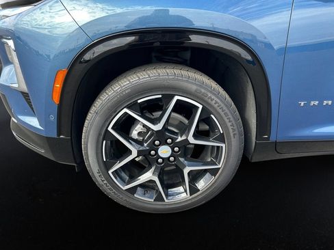 Certified 2025 Chevrolet Traverse High Country FWD image 9