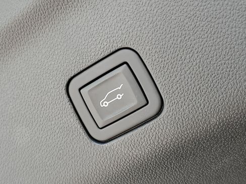 Used 2023 Cadillac Escalade Premium Luxury w/ Performance Package AWD/4WD image 39