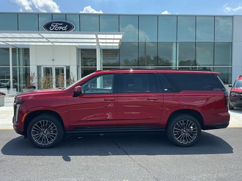 Used 2025 Cadillac Escalade ESV Sport Platinum AWD/4WD image 8