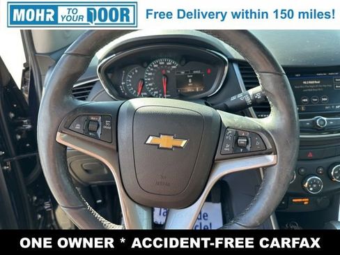 Used 2022 Chevrolet Trax LT w/ LT Convenience Package image 15