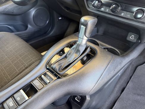 Used 2023 Honda HR-V LX image 22