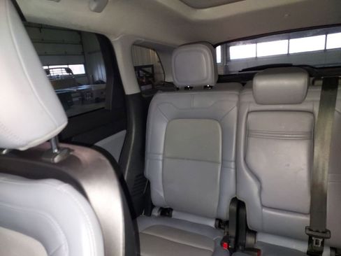 Used 2021 Lincoln Corsair Reserve w/ Equipment Group 201A image 12