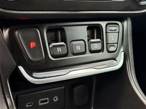 Used 2021 GMC Terrain SLE w/ Driver Convenience Package image 17
