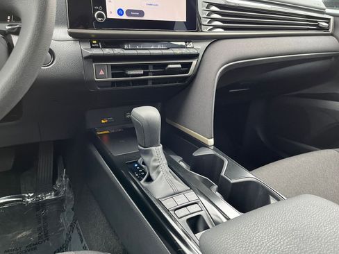 Used 2025 Toyota Camry LE image 41