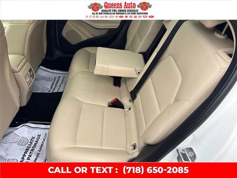 Used 2020 Mercedes-Benz GLA 250 4MATIC w/ Convenience Package image 16