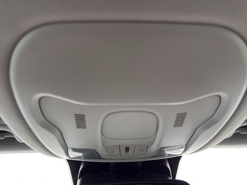 Used 2017 Jeep Renegade Limited w/ Advanced Technology Group image 22