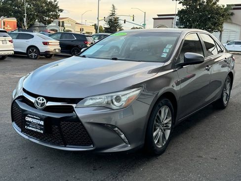 Used 2017 Toyota Camry SE image 7