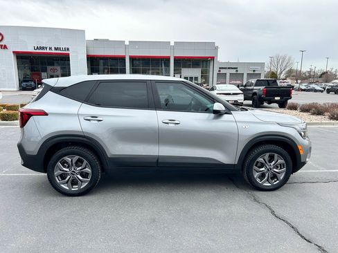 Used 2024 Kia Seltos LX image 6