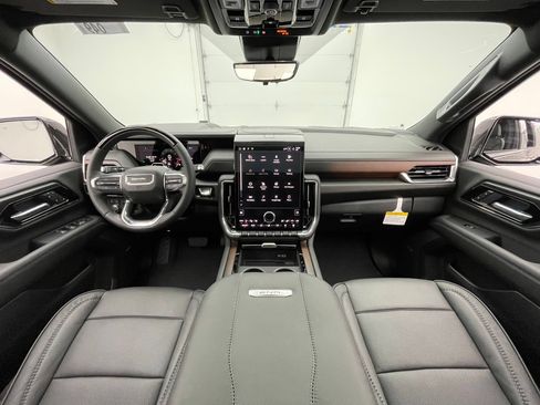New 2026 GMC Yukon XL Denali w/ Denali Reserve Package AWD/4WD image 3