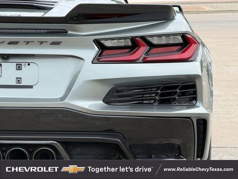 Used 2023 Chevrolet Corvette Z06 RWD image 8