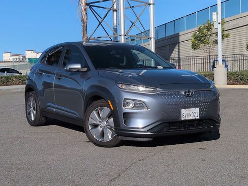 Used 2020 Hyundai Kona Limited w/ Cargo Package image 2