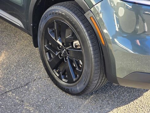 Used 2022 Kia Sorento S image 11