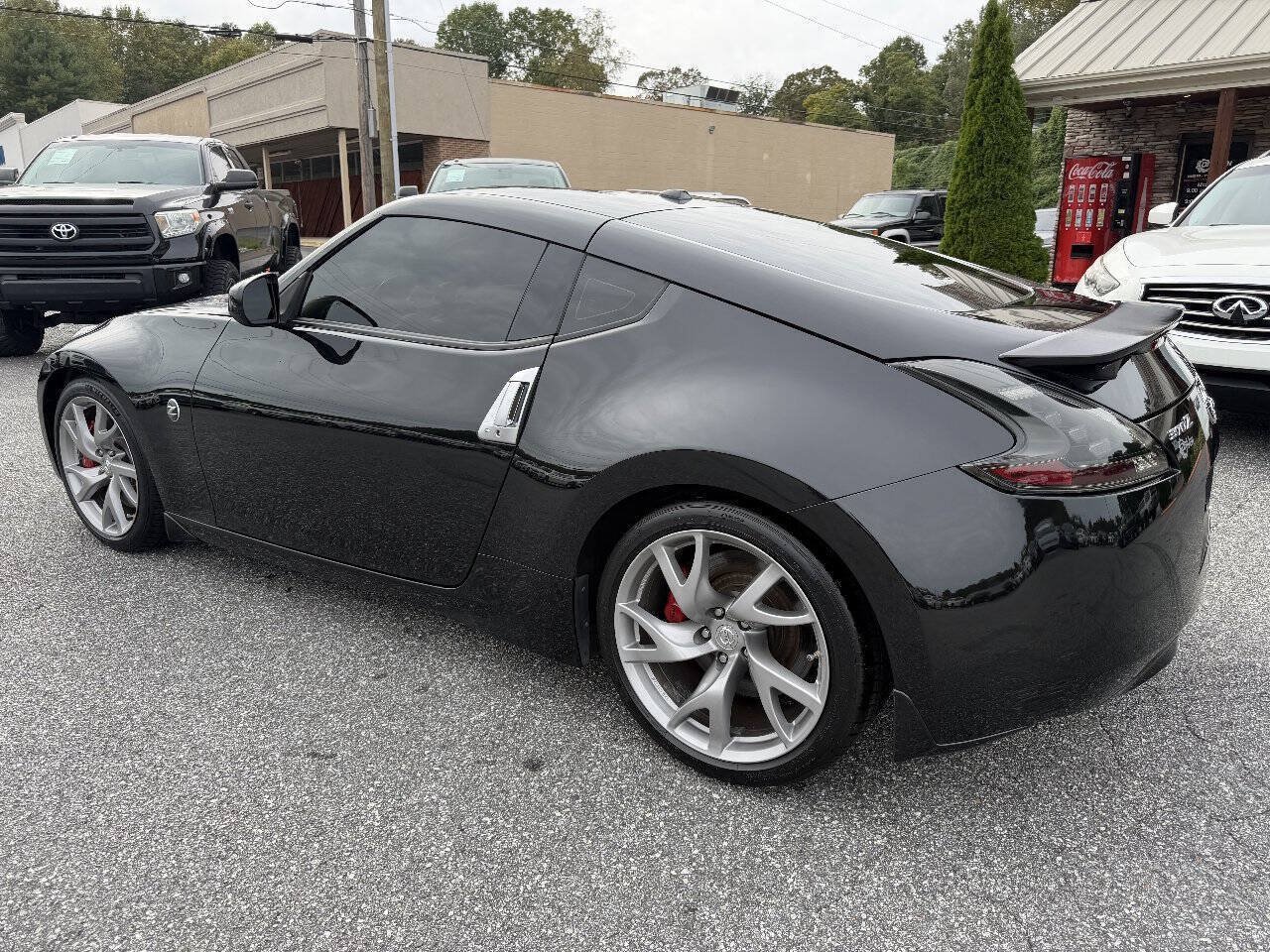 Used 2014 Nissan 370Z Touring w/ Sport Package RWD image 8