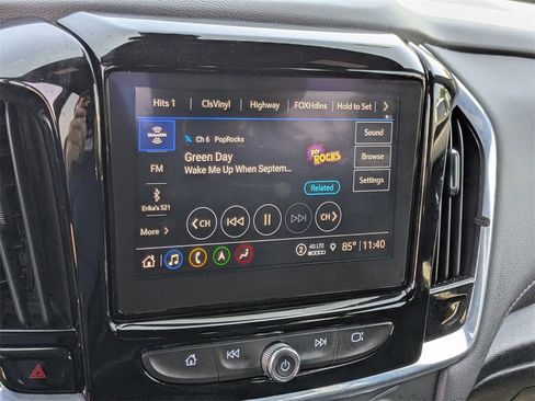 Used 2022 Chevrolet Traverse RS image 16