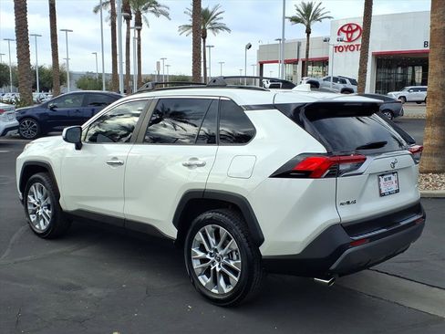Used 2019 Toyota RAV4 Limited image 6
