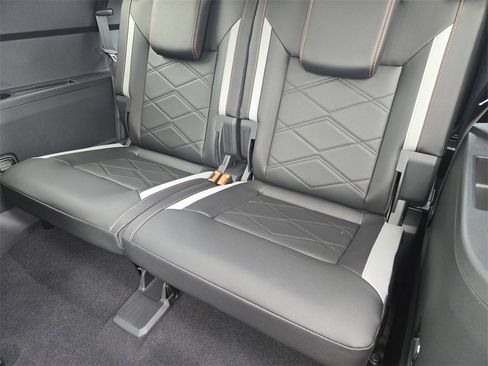 New 2026 Volkswagen Atlas Peak Edition image 23