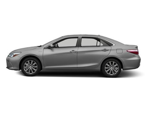 Used 2017 Toyota Camry XLE w/ Moonroof Package image 6