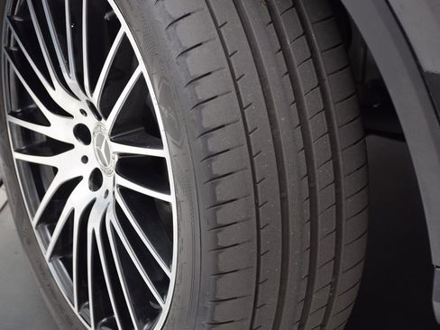 Used 2023 Mercedes-Benz GLC 300 image 30