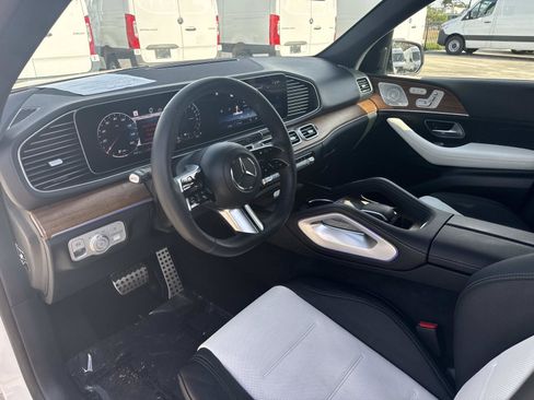 Certified 2025 Mercedes-Benz GLE 450e 4MATIC image 32