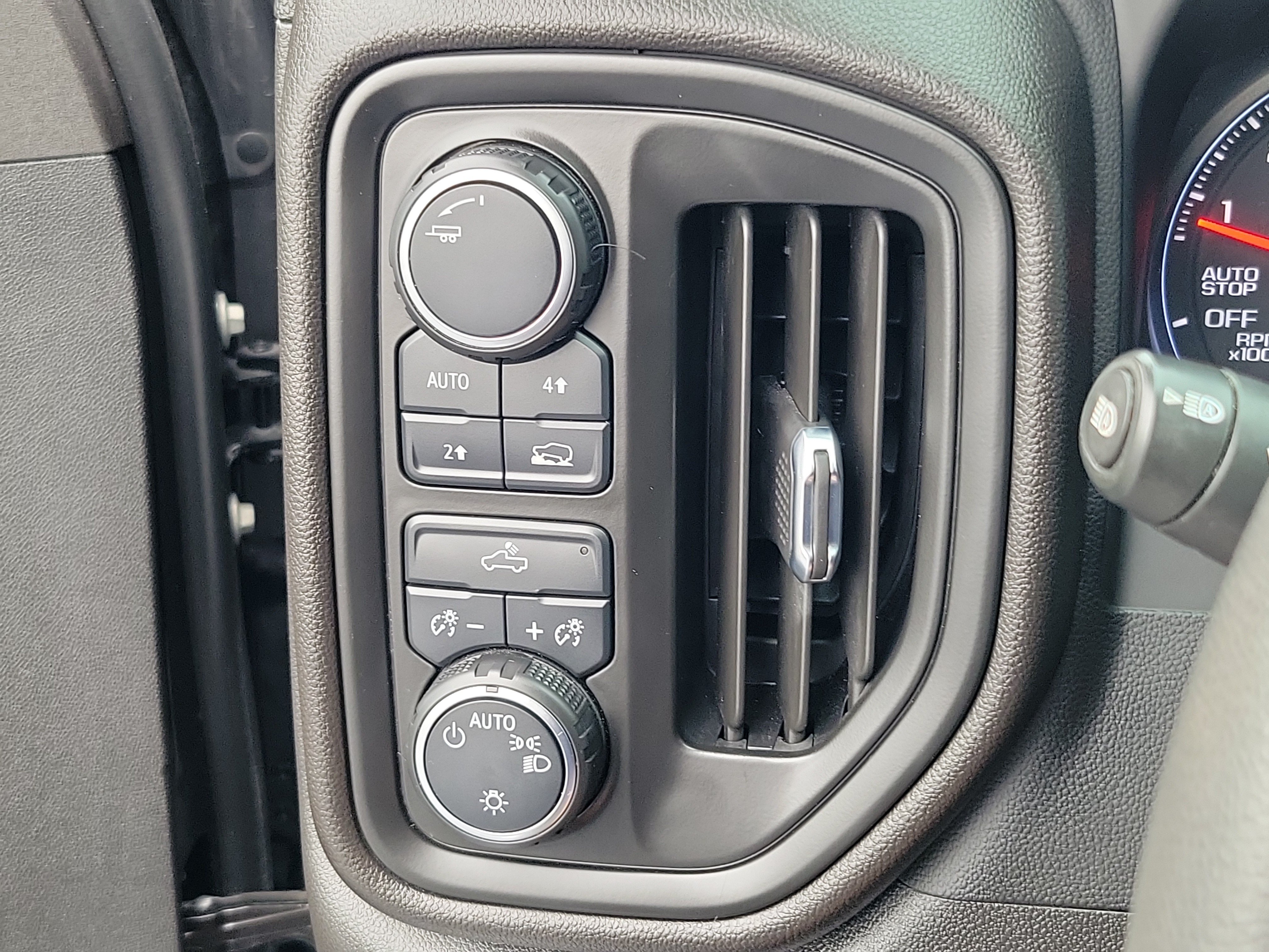 Used 2022 Chevrolet Silverado 1500 Custom AWD/4WD image 19