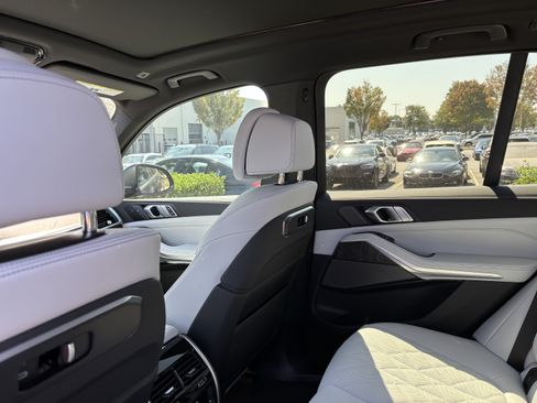 Used 2026 BMW X5 xDrive40i AWD/4WD image 34