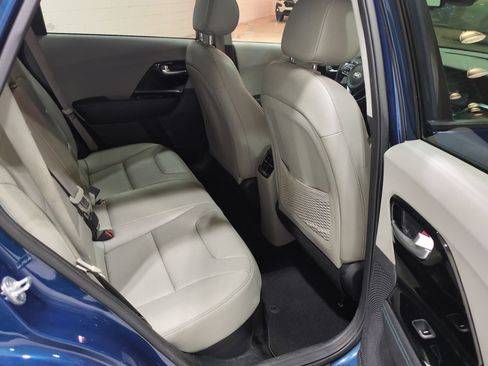 Used 2020 Kia Niro EX Premium FWD image 12