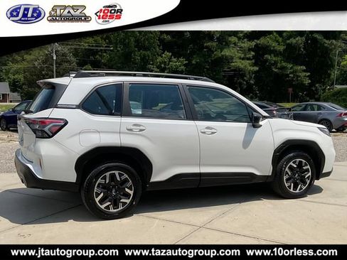 Used 2025 Subaru Forester AWD/4WD image 8