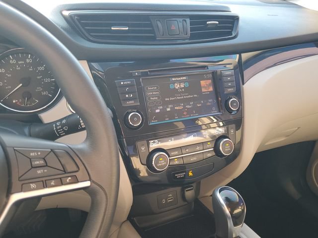 Used 2020 Nissan Rogue Sport SV FWD image 21