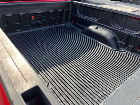 Used 2018 Chevrolet Silverado 1500 LT image 13