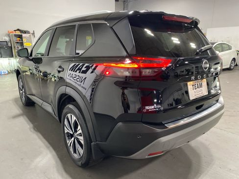 Used 2023 Nissan Rogue SV w/ SV Premium B Package image 4