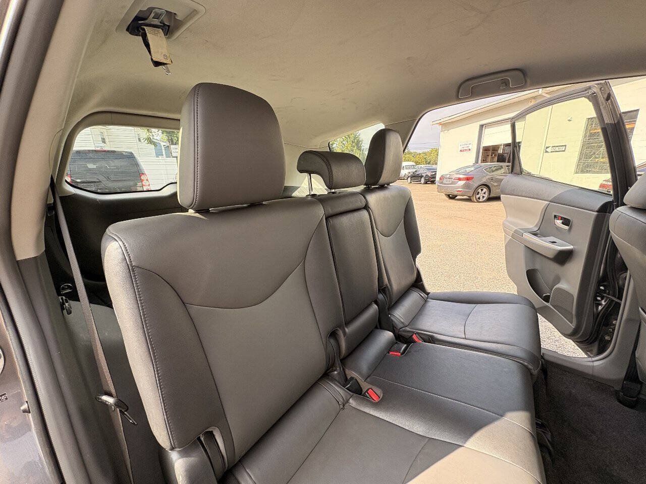 Used 2012 Toyota Prius V Five FWD image 19