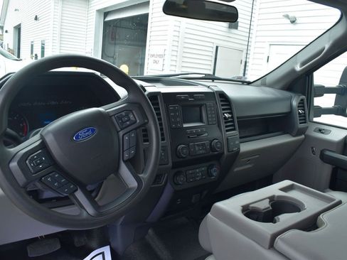 Used 2022 Ford F550 4x4 SuperCab Super Duty image 7