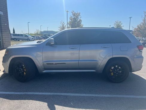 Used 2021 Jeep Grand Cherokee Trackhawk w/ Trailer Tow Group IV AWD/4WD image 8