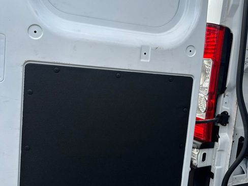 Used 2024 RAM ProMaster 2500 w/ Convenience Group FWD image 17