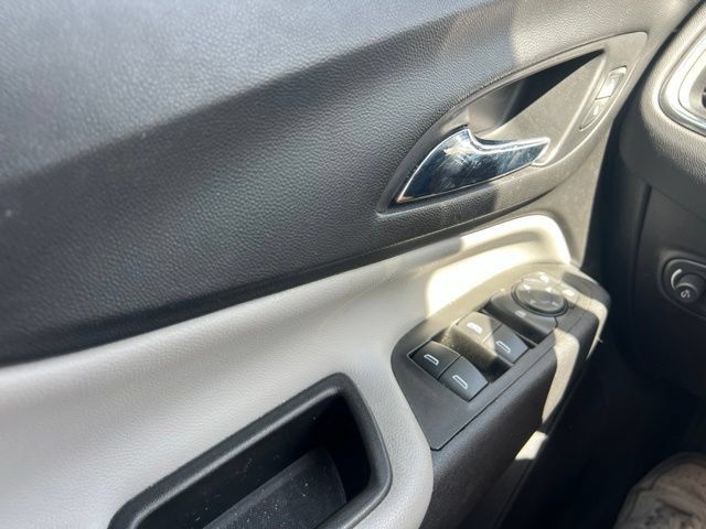 Used 2021 Chevrolet Equinox LS w/ LS Convenience Package FWD image 14